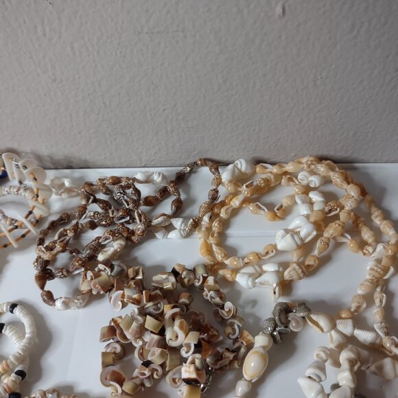 30 Pc Lot Of Shell Jewelry - Picture 5 of 16